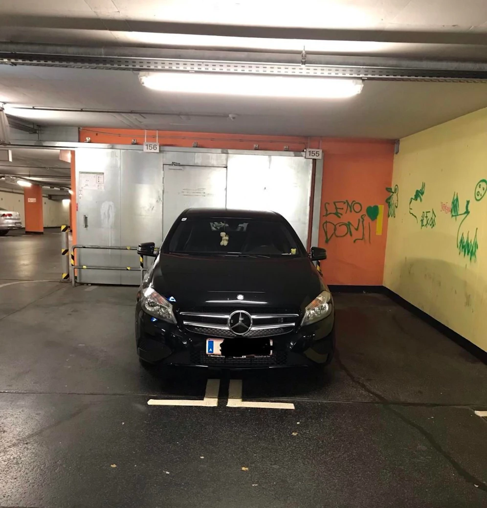 Diese Parktechnik erzürnt einen Leser in Schwechat (NÖ).