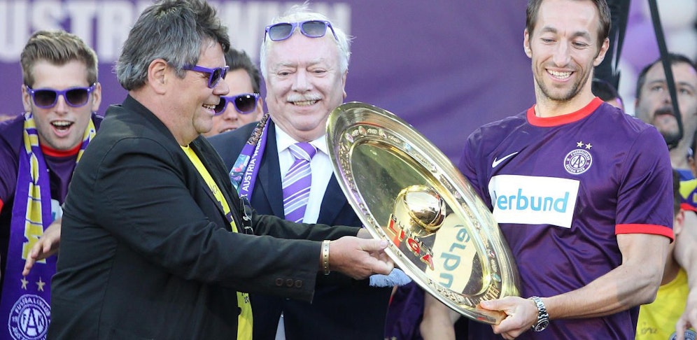 2013 war es das letzte Mal so weit: Die Austrianer rund um Präsident Wolfgang Katzian, Edelfan Michael Häupl und Ex-Kapitän Manuel Ortlechner feierten die Meisterschaft. 