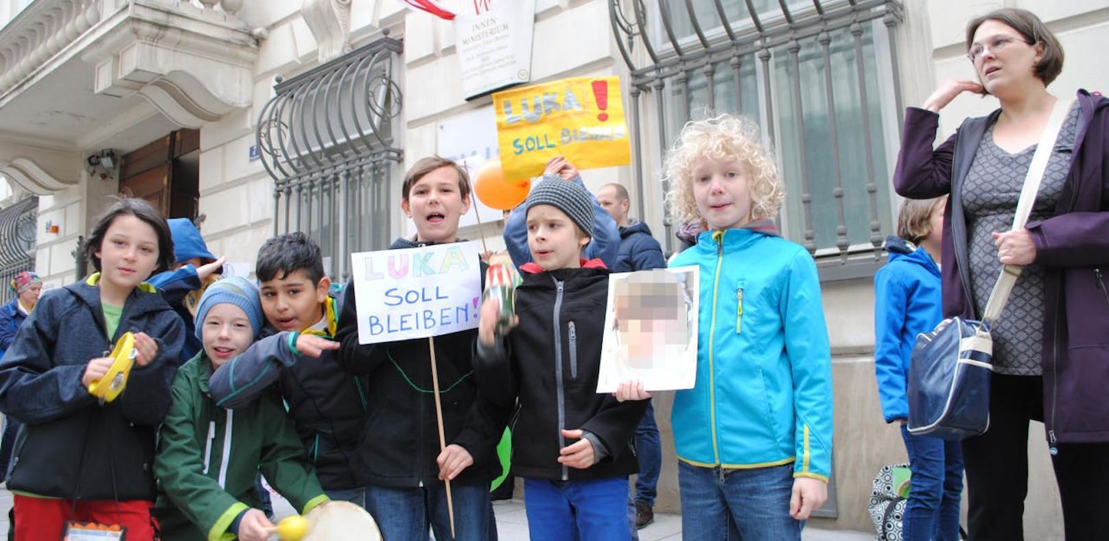 Kids gegen Abschiebung: "Luka soll bleiben!"