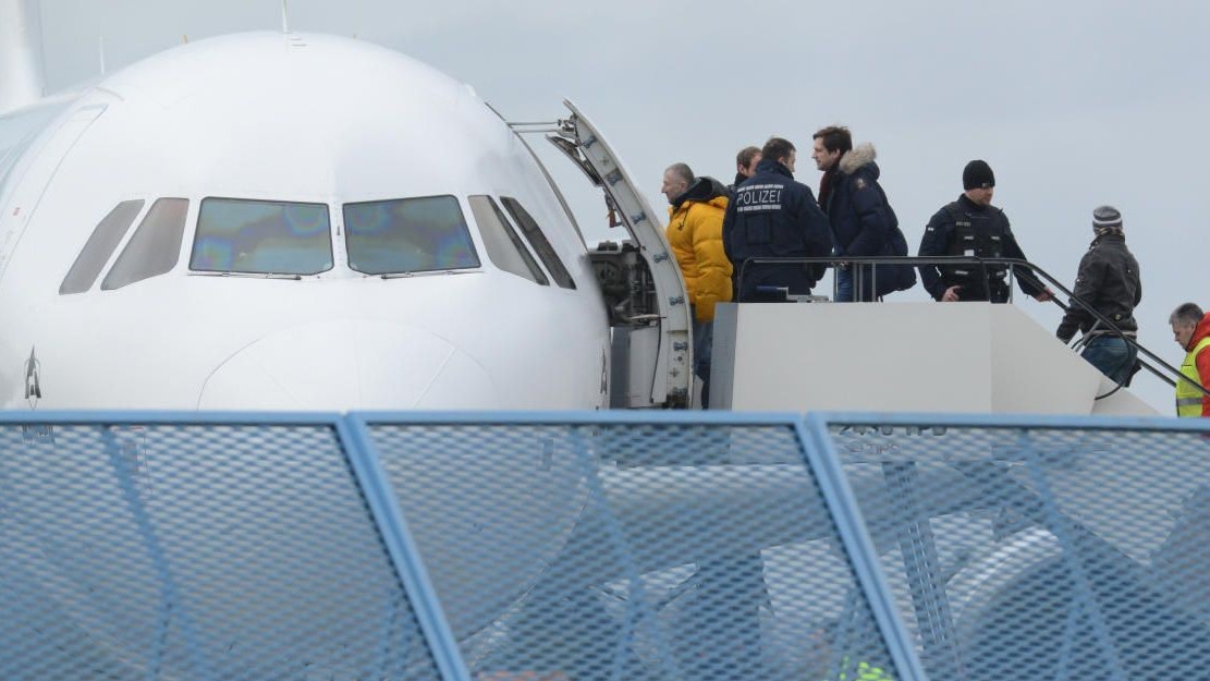 Heute.at - Erster Syrer soll aus Österreich abgeschoben werden
