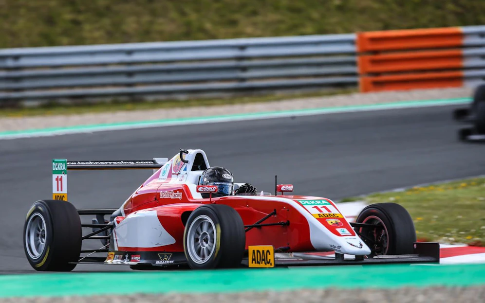 Erster "Formel4"-Sieg für 17jährigen Wiener Mick.
