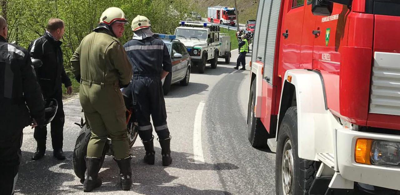 Heute.at - Bikerin bei Sturz in Kalter Kuchl schwer verletzt