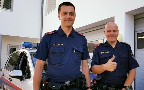 Die beiden Polizisten Erwin (li.) und Heinz retteten eine gestürzte Pensionistin. 