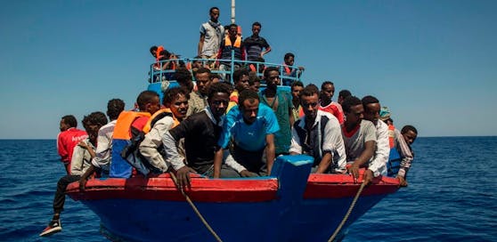 Flüchtlinge im Mittelmeer (Symbolbild)