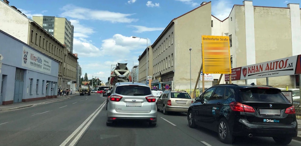 Autofahrer brauchen auf der Altmannsdorfer Straße viel Geduld.