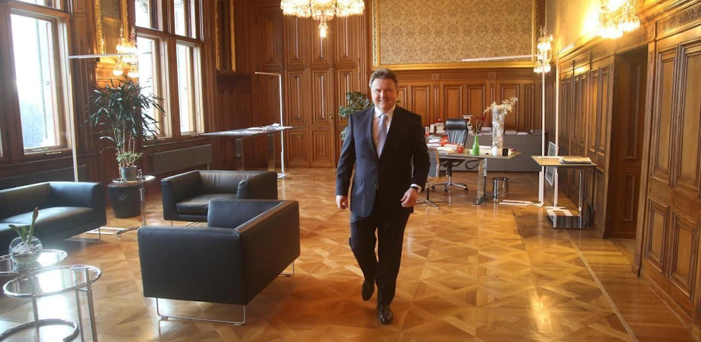 Michael Ludwig in seinem Büro im Rathaus. 