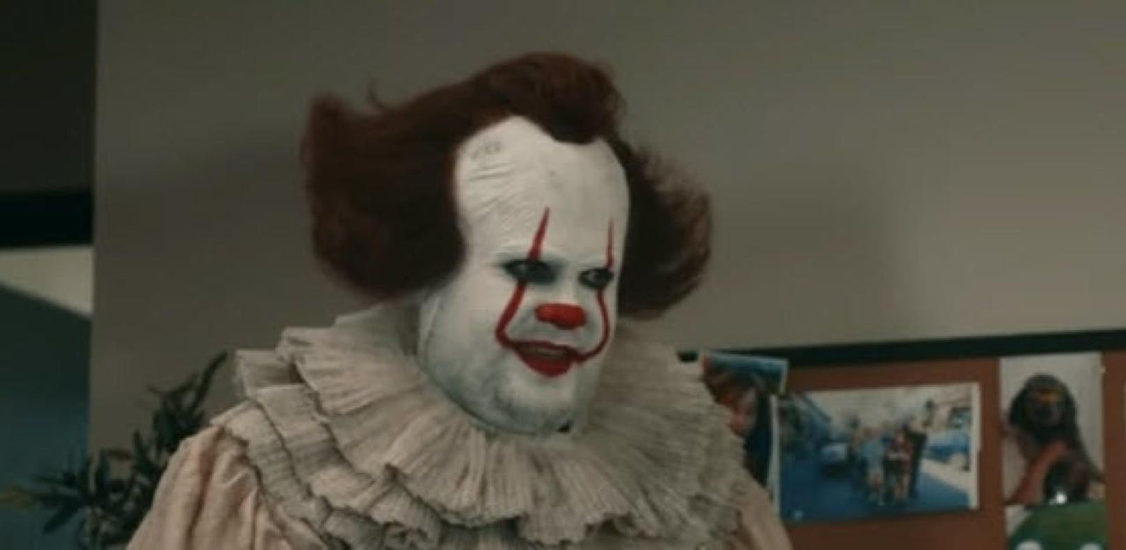 James Corden wird zum "It"-Clown Pennywise