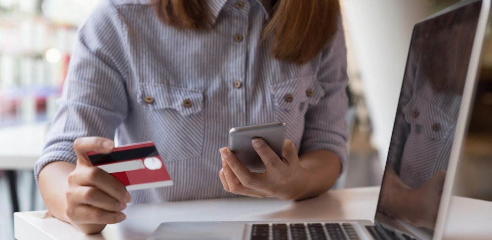Internet-Betrug ist leider weitverbreitet und nur schwer zu ahnden, da die Opfer Gelder meist freiwillig auf dubiose Konten überweisen.
