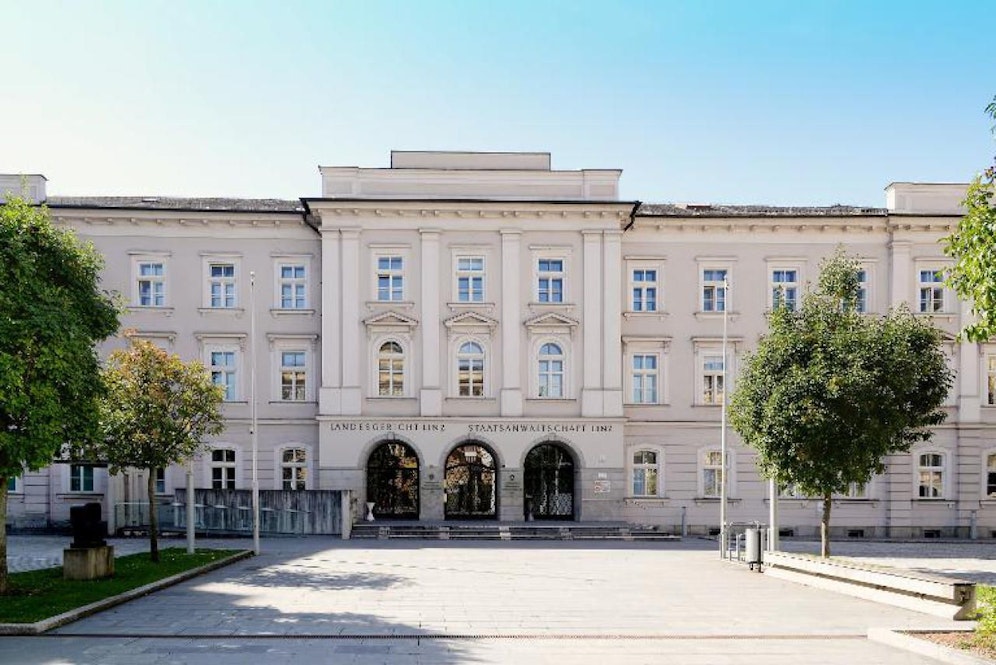 Dem Beschuldigten drohen fünf Jahre Haft.