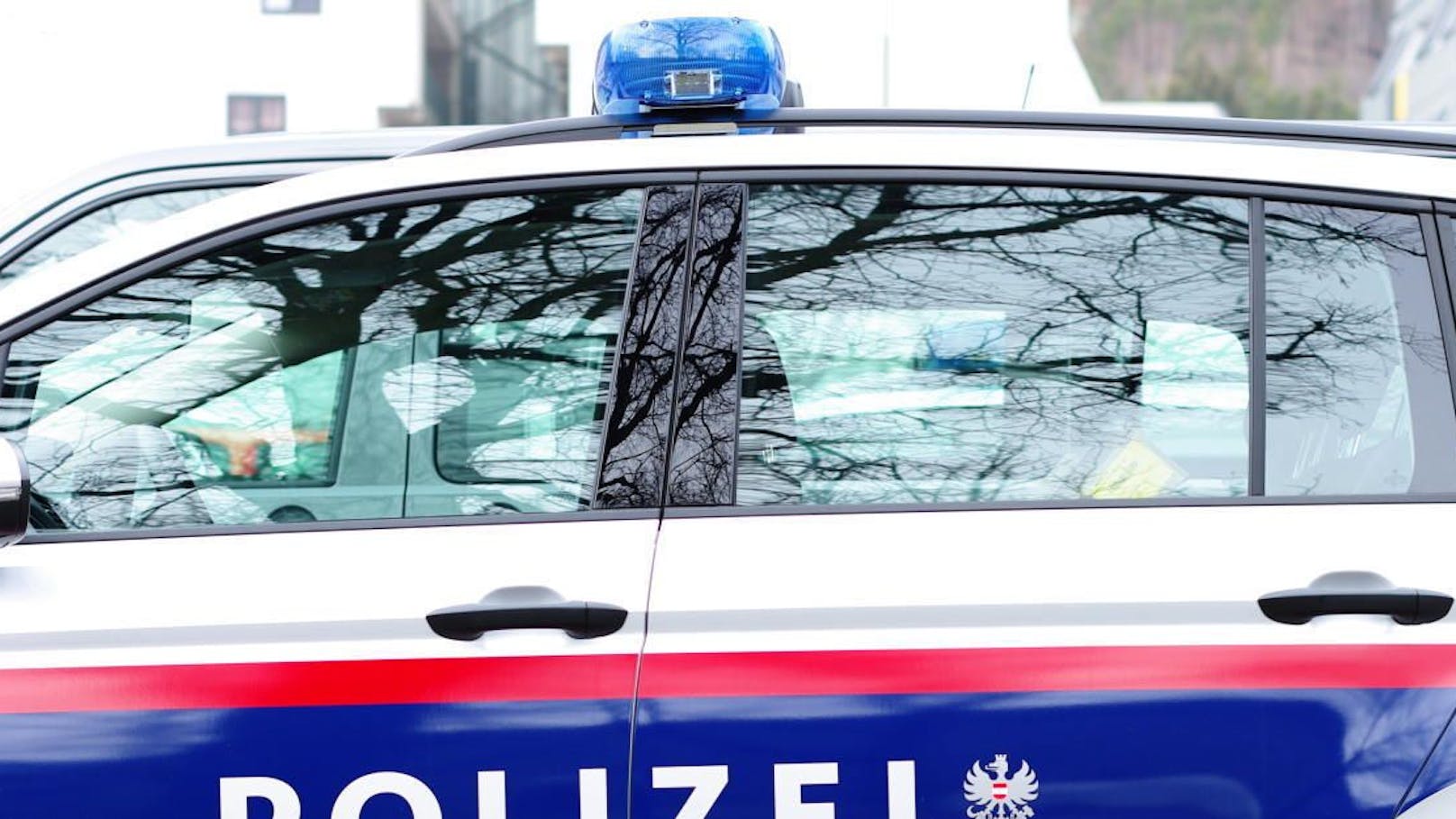 Mann (41) brutal überfallen, Polizei verdächtigt Bruder