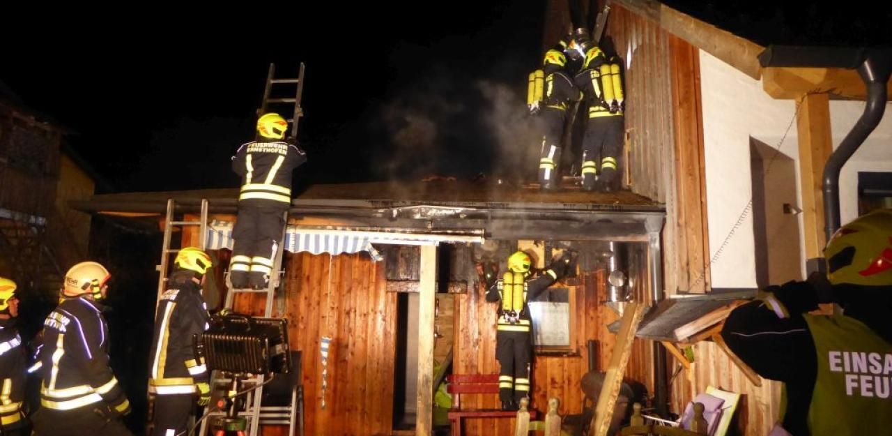 Heute.at - Zwei Verletzte bei Brand in Privatsauna