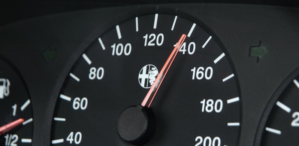 Mit knapp 140 km/h fuhr der Lenker an einer Polizeistreife vorbei.