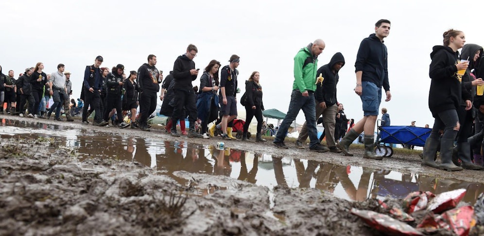 Nicht nur Musik-Fans nehmen beim Nova Rock die Schlammschlacht auf sich.