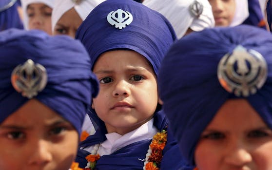 Das geplante Verbot der &quot;Verhüllung des Hauptes&quot; würde auch Sikh-Burschen treffen.