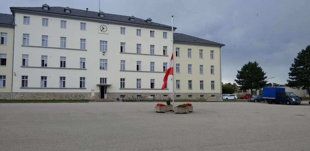 Fahnen auf Halbmast beim Bundesheer.