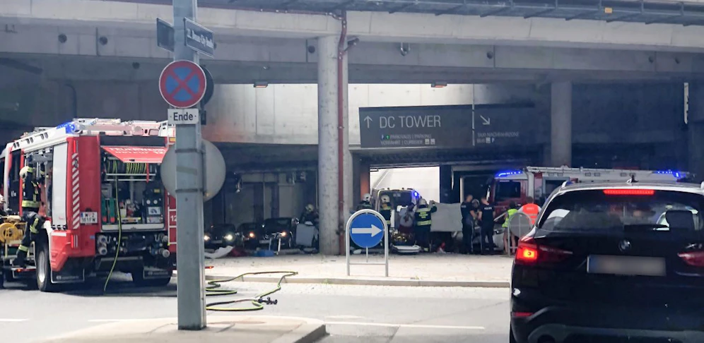 Der 75-Jährige Lenker des Autos wurde beim Aufprall schwer verletzt.