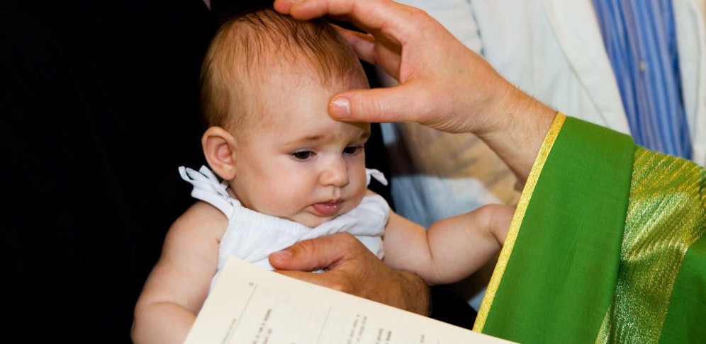 In Deutschland können Babys Namen wie Kastanie oder Prinz-Gold tragen...