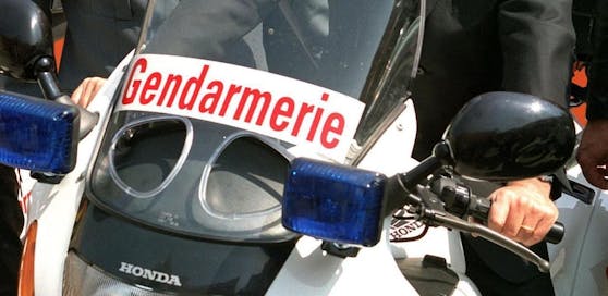 Motorrad der Gendarmerie. Das Bild stammt aus dem Jahr 2000.