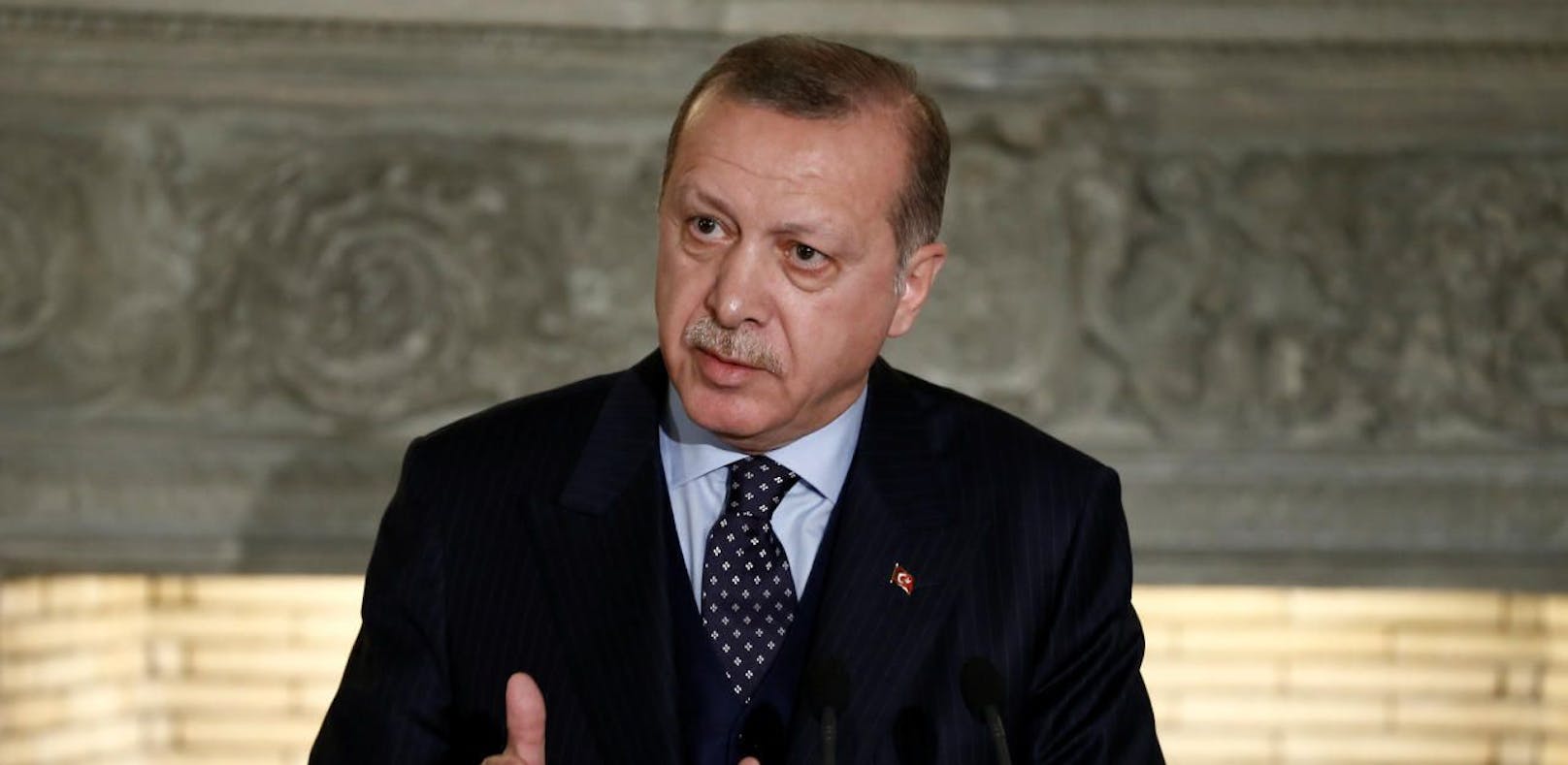 Der türkische Präsident Recep Tayyip Erdogan küdnigt Neuwahlen noch im Sommer an