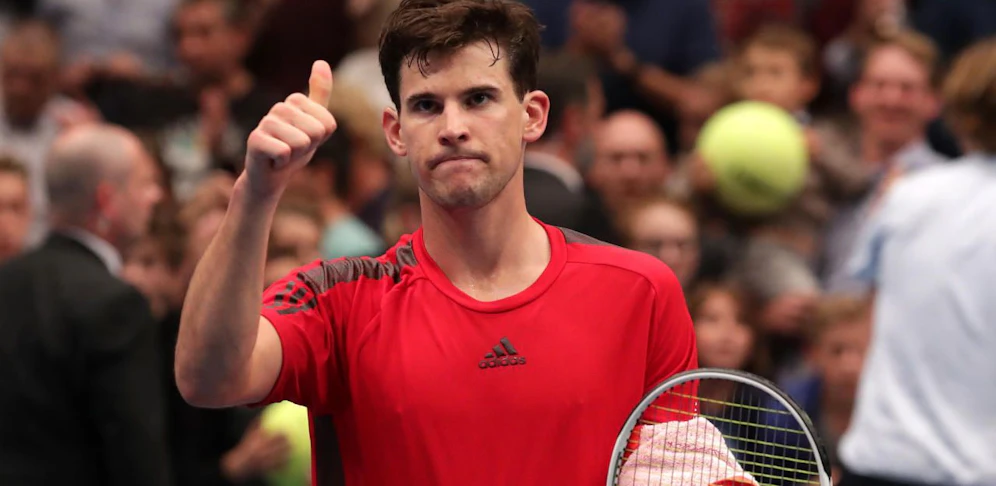 Dominic Thiem mit schnittiger Kurzhaar-Frisur.