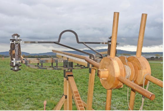Die Universität Graz prüft erstmals in Österreich die Leistungsfähigkeit nachgebauter antiker Torsionsgeschütze aus der Römerzeit. 