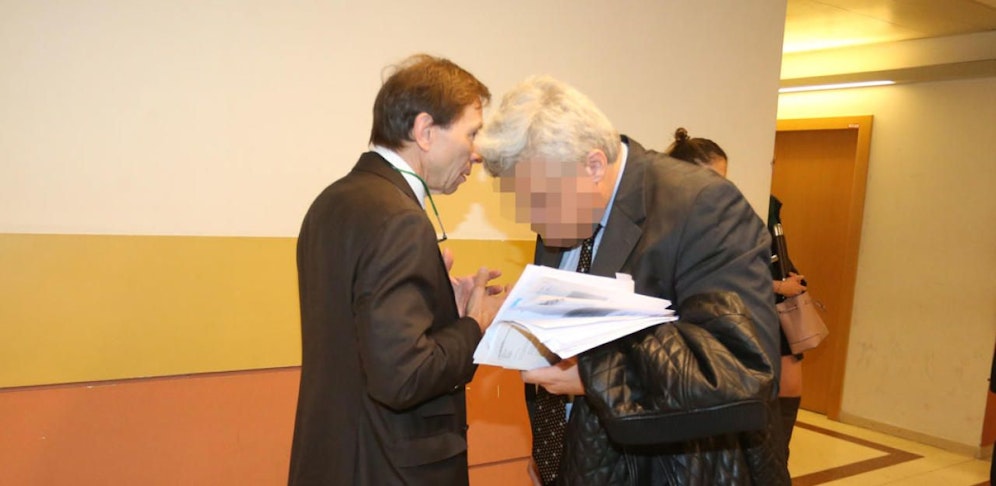 Anwalt mit Anwalt: Georg U., R. Mayer.