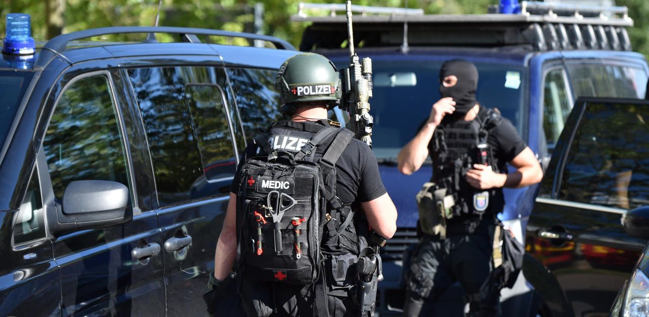 Auch Spezialkräfte befinden sich im Einsatz.