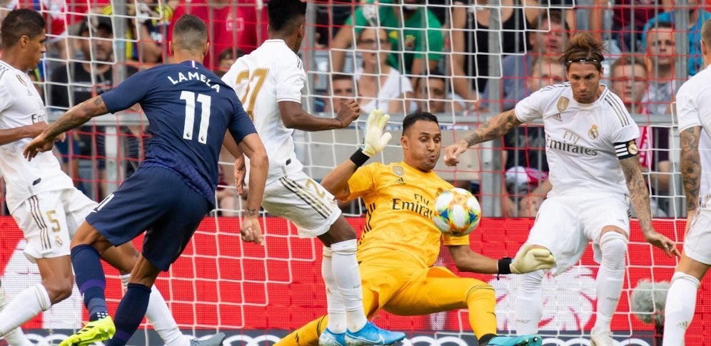 Keylor Navas mit einem seiner zahlreichen Saves gegen Tottenham. Die Real-Verteidiger waren von der Rolle.