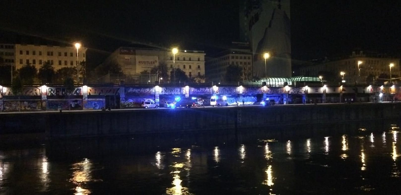 Der 20-Jährige sprang in den Donaukanal und versuchte zu entkommen (Symbolbild)