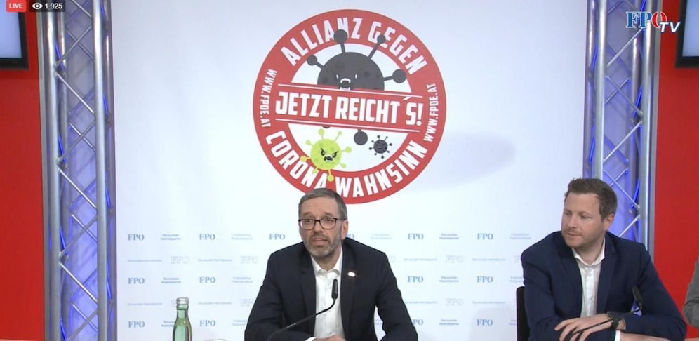 Herbert Kickl und Michael Schnedlitz bei der Pressekonferenz.
