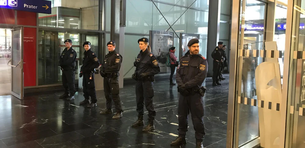 Polizei am Praterstern