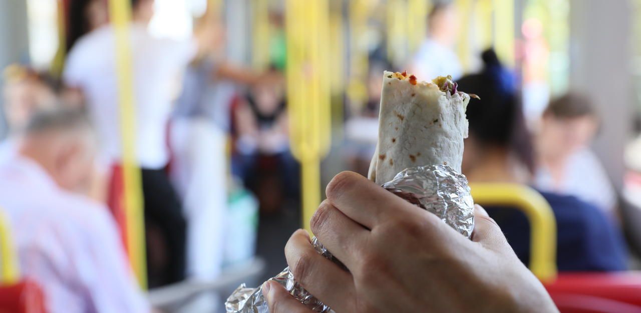 Heute.at - Öffi-Essverbot – Securitys mussten 1.200 Mal eingreifen