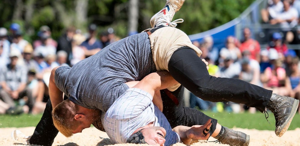 Schwinger Curdin Orlik bei der Arbeit