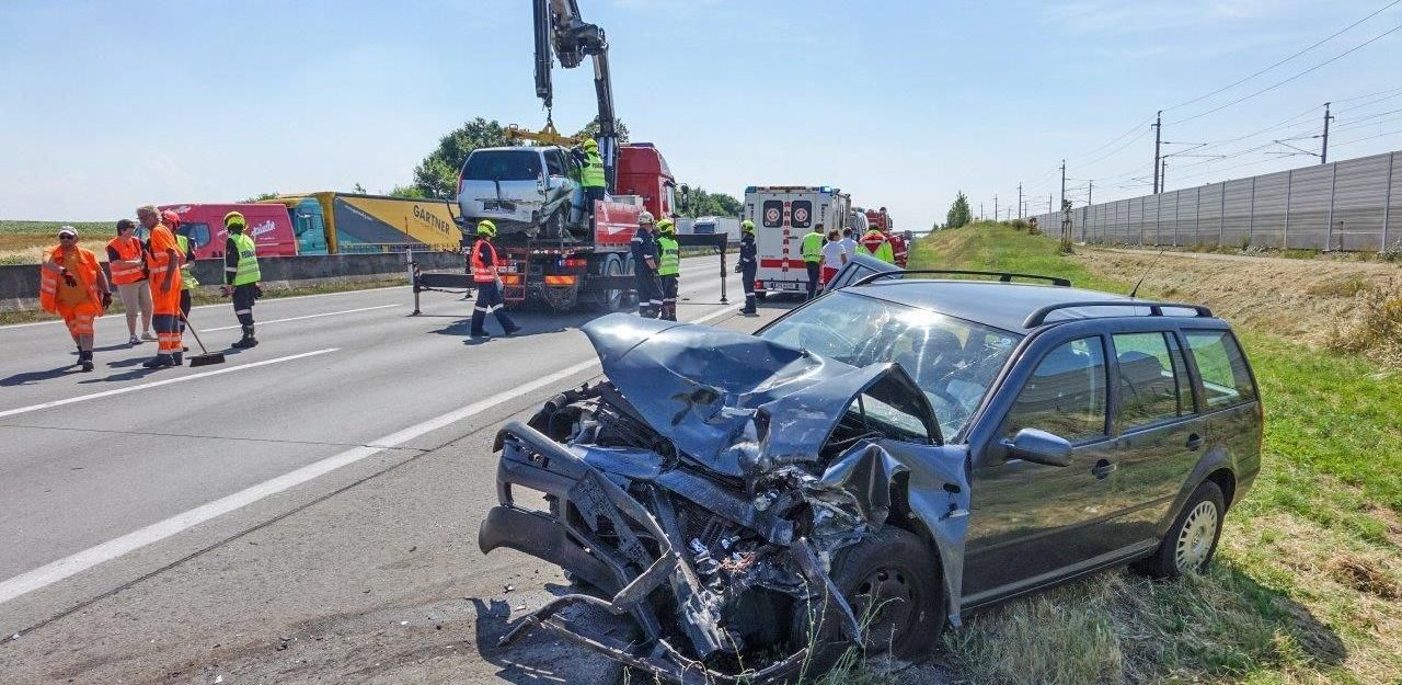Heute.at - Totalsperre auf A1 nach zwei Auffahrunfällen