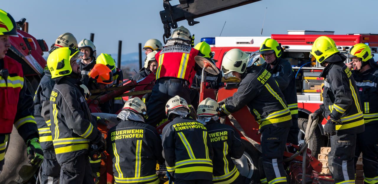 Heute.at - Landwirt bei Arbeitsunfall unter Walze eingeklemmt