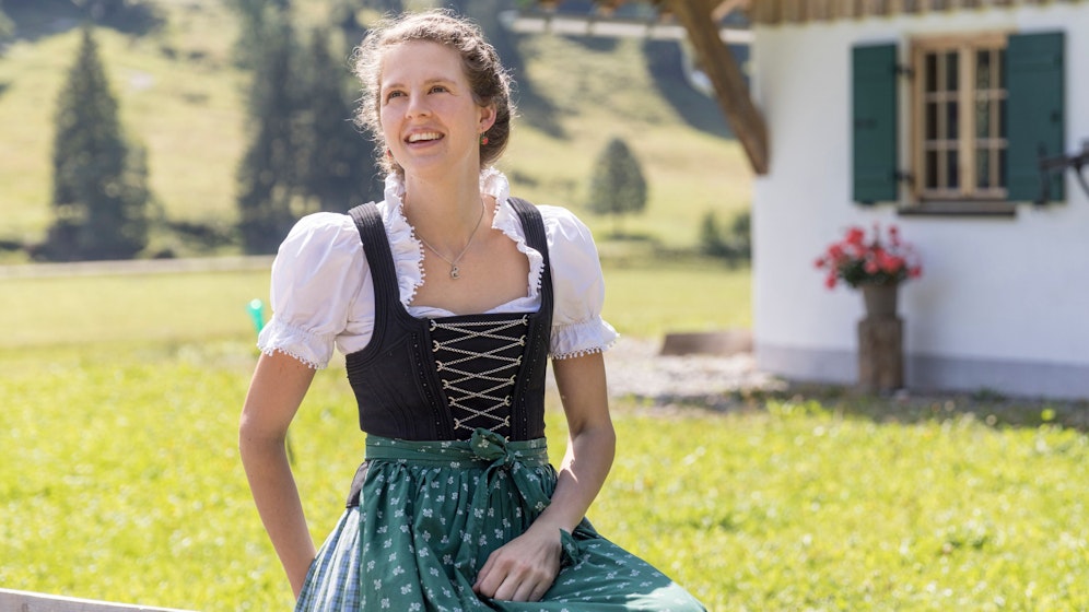 Junge Frau im Dirndl
