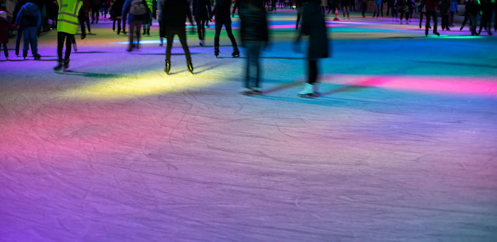 Gerade noch rechtzeitig verhindert: eine Massenschlägerei vor dem Eingang der Linzer Eisdisco. (Symbolbild).