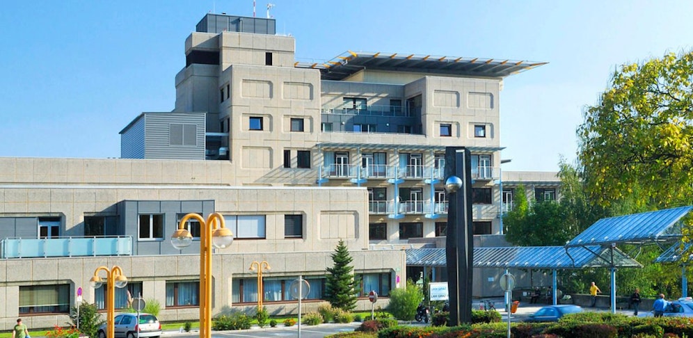 Der Verletzte wurde in das Unfallkrankenhaus Graz eingeliefert