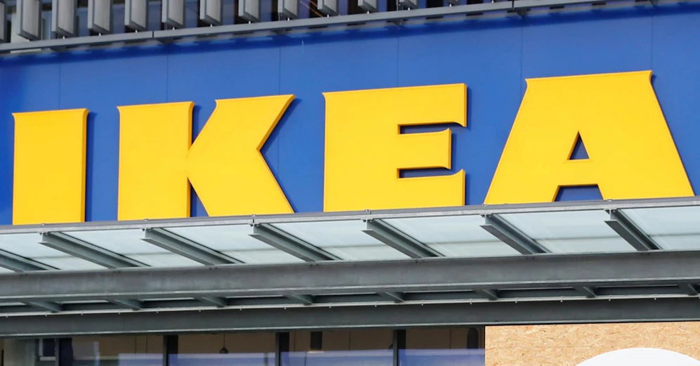 Designer Tom Dixon entwarf den Garten. Salat wird bei Ikea vertikal angebaut. 