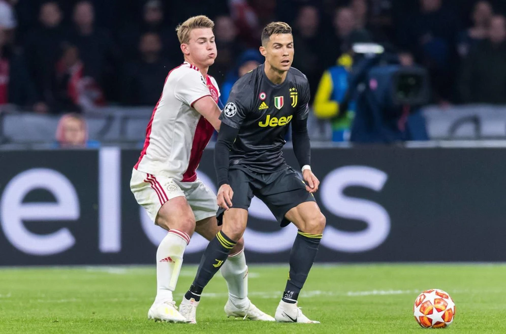 Matthijs de Ligt gegen Cristiano Ronaldo