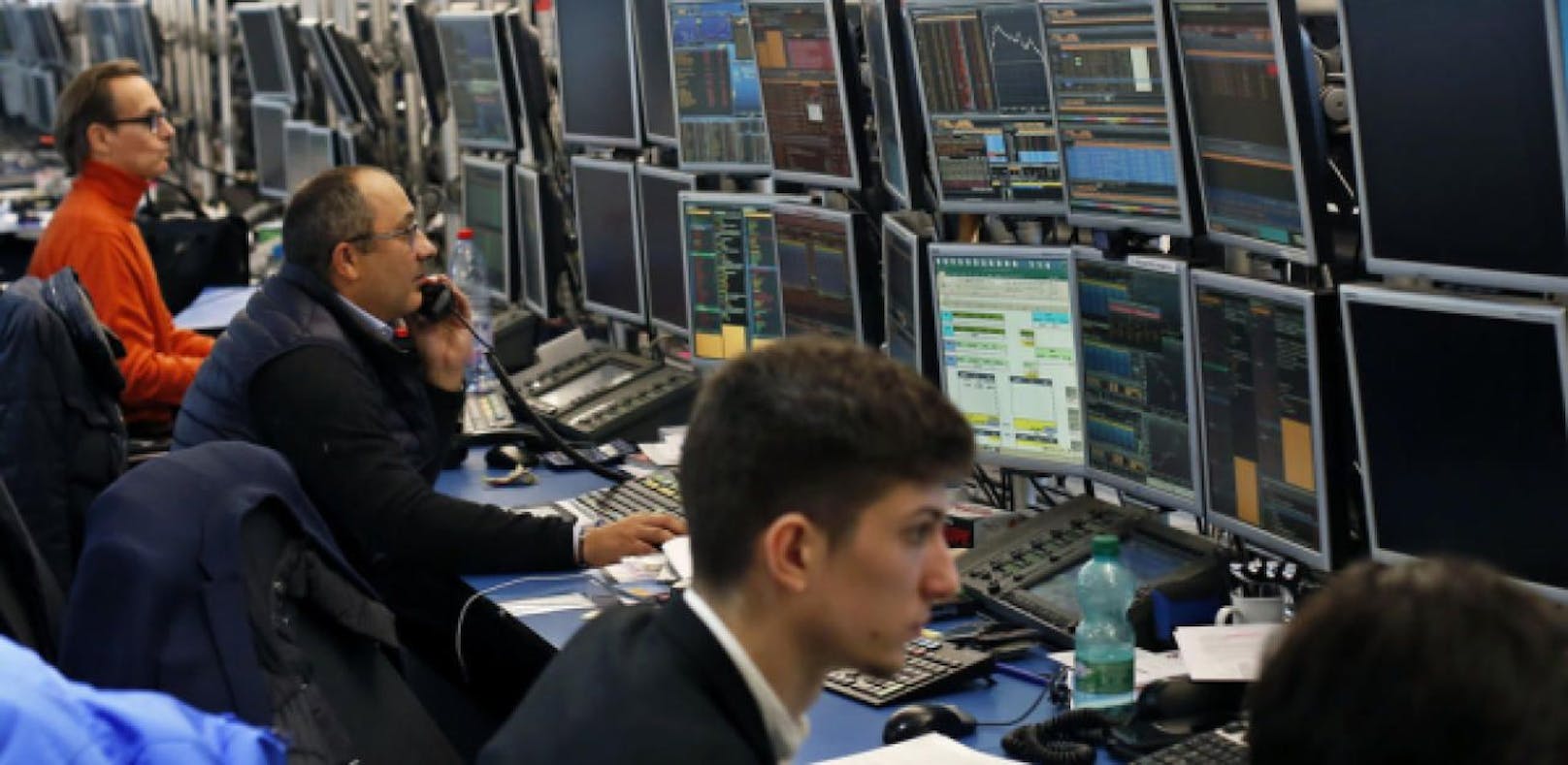 US-Börsen sacken ab:  Dow Jones minus 4 Prozent