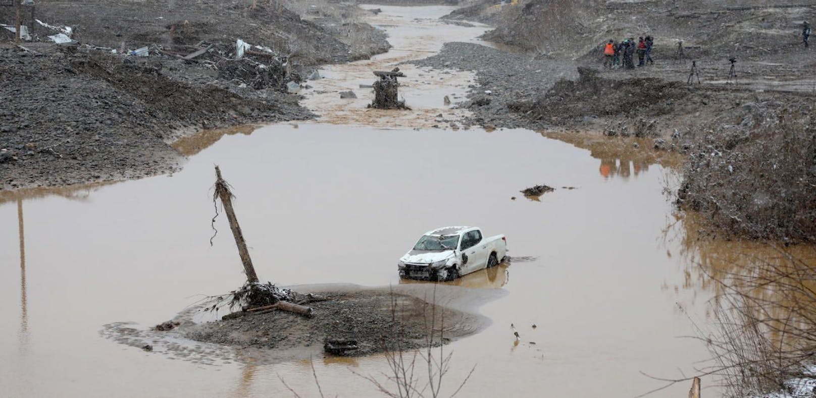 Mindestens 15 Tote bei Dammbruch in Russland