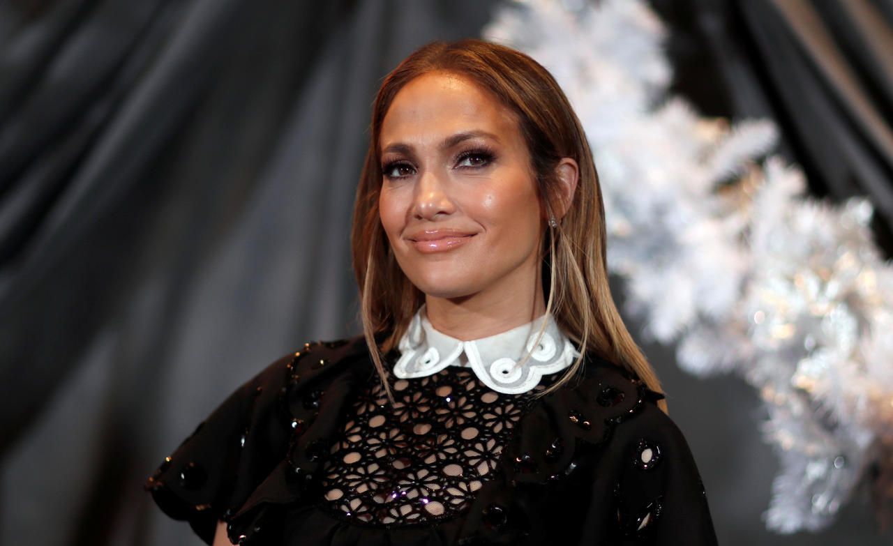 Jennifer Lopez startet mit Hautpflege - Fashion_Beauty | heute.at