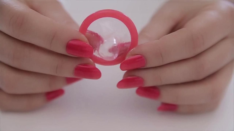 Seit Gina die Pille abgesetzt hat, hat ihr Freund keinen Spass mehr am gemeinsamen Liebesspiel. Was nun?