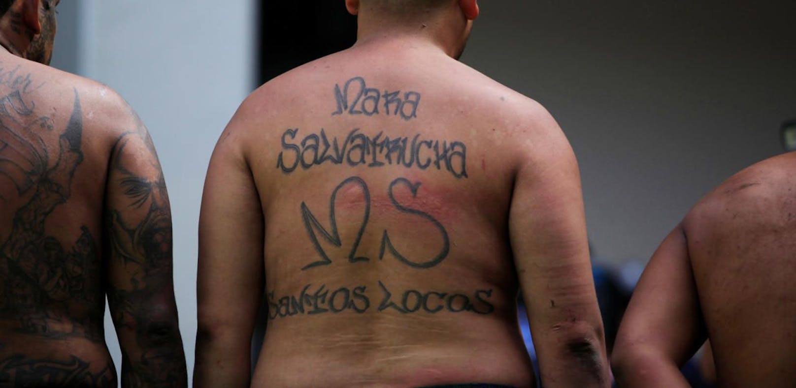 Ein MS-13-Mitglied, das nach einer Party in El Salvador verhaftet wurde.