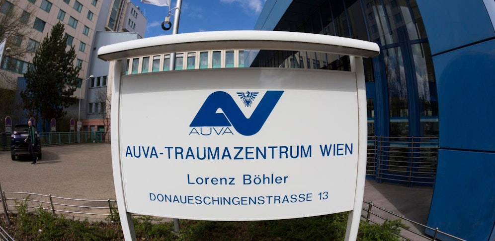 Der Mann erlag im Lorenz-Böhler-Unfallkrankenhaus seinen schweren Verletzungen.