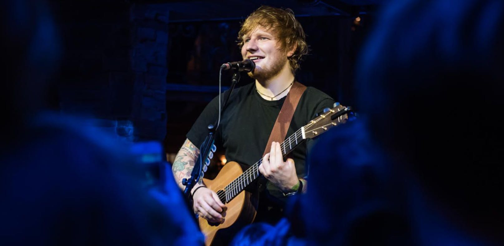 Ed Sheeran unterbricht Konzert für Pinkelpausen