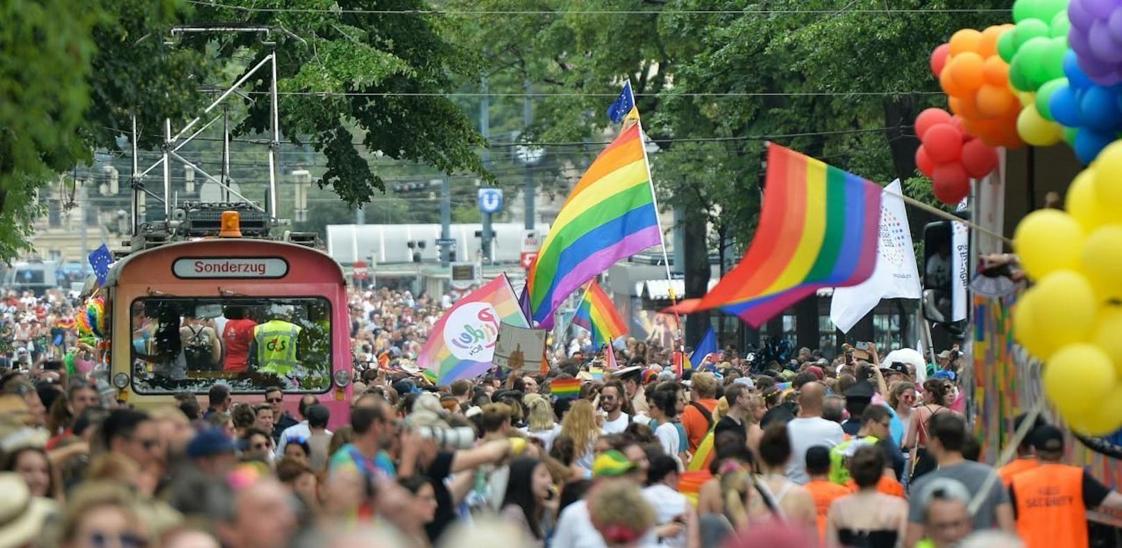 Die Regenbogenparade in Wien  am Samstag steigt ein Pendant in Himberg, die Himberg Pride.