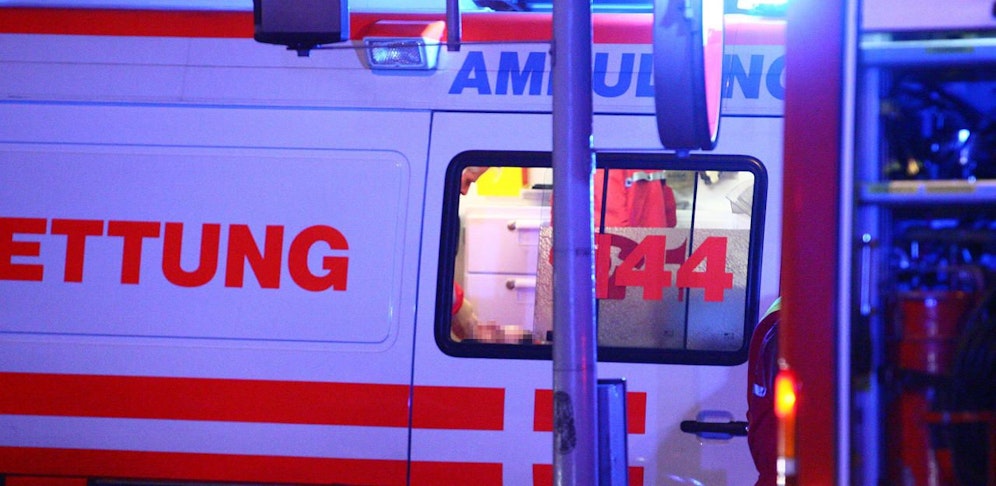 Der Jugendliche lief den Sanitätern davon und brauchte sie danach noch dringender. (Archivbild)