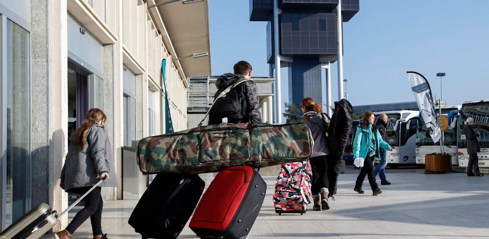 (Symbolbild) Das siebenjährige Mädchen schlich sich ohne Begleitpersonen oder Ticket an Bord einer Passagiermaschine.